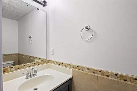 Bath - 769 Range Dr, Galloway, OH 43119 photo 1 of 5