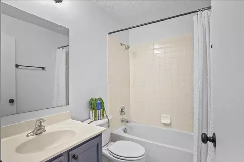 Bath - 769 Range Dr, Galloway, OH 43119 photo 5 of 5