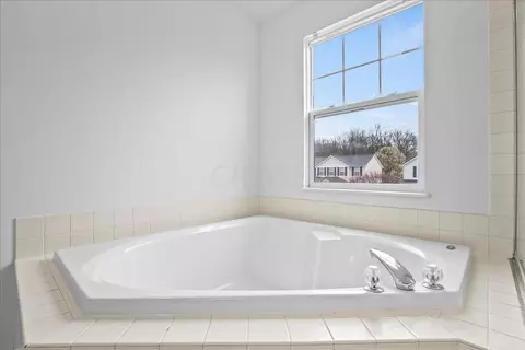 Bath - 769 Range Dr, Galloway, OH 43119 photo 4 of 5