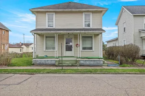141 Neighbor St, Newcomerstown, OH 43832