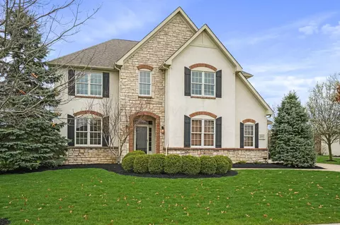8975 Shaffer Dr, Powell, OH 43065