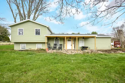 229 Meadow Dr NE, Newark, OH 43055