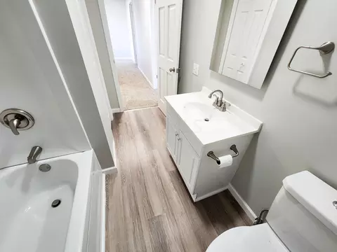 Bath - 711 E Wheeling St, Lancaster, OH 43130 photo 2 of 4