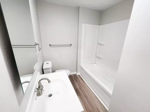 Bath - 711 E Wheeling St, Lancaster, OH 43130 photo 4 of 4