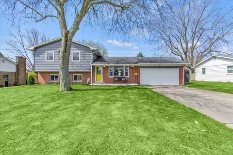 521 Hilltop Dr, Bellefontaine, OH 43311