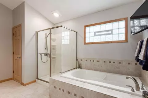 Bath - 5166 Reddington Ct, Dublin, OH 43017 photo 2 of 6