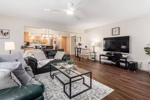 Living - 5166 Reddington Ct, Dublin, OH 43017 photo 3 of 8