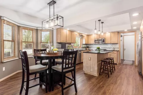 Kitchen - 5166 Reddington Ct, Dublin, OH 43017 photo 7 of 8