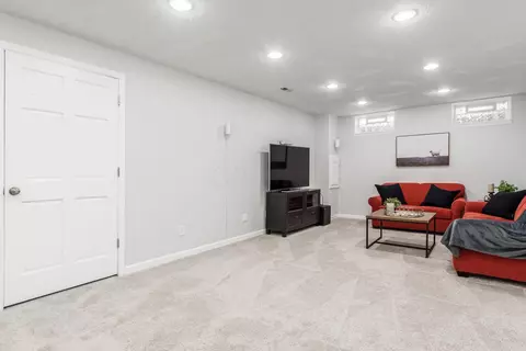 Living - 5166 Reddington Ct, Dublin, OH 43017 photo 8 of 8