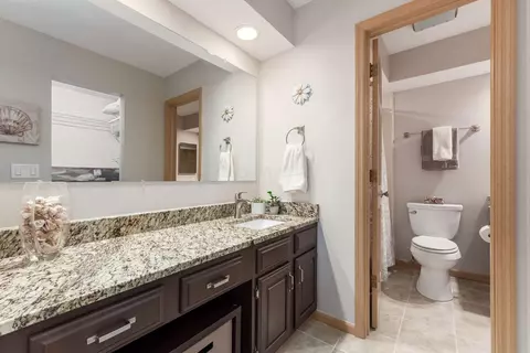 Bath - 5166 Reddington Ct, Dublin, OH 43017 photo 5 of 6