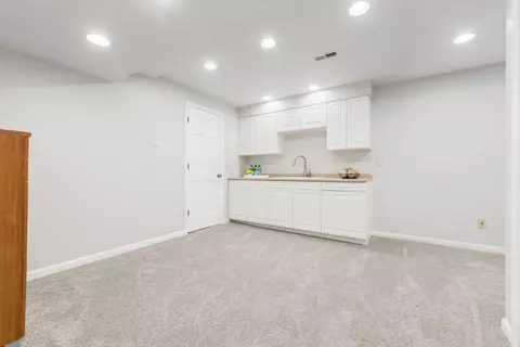 Kitchen - 5166 Reddington Ct, Dublin, OH 43017 photo 8 of 8