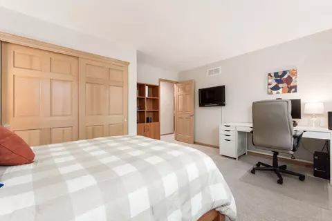 Bedroom - 5166 Reddington Ct, Dublin, OH 43017 photo 9 of 12