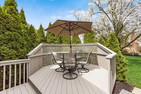 Exterior - 5166 Reddington Ct, Dublin, OH 43017 photo 8 of 13