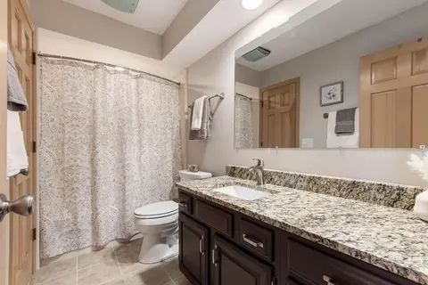 Bath - 5166 Reddington Ct, Dublin, OH 43017 photo 4 of 6