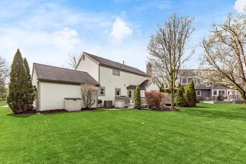 Exterior - 5166 Reddington Ct, Dublin, OH 43017 photo 11 of 13