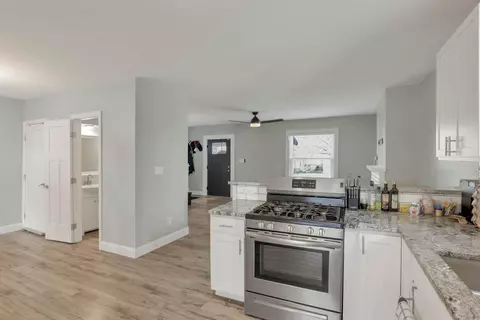 Kitchen - 221 E Markison Ave, Columbus, OH 43207 photo 2 of 7