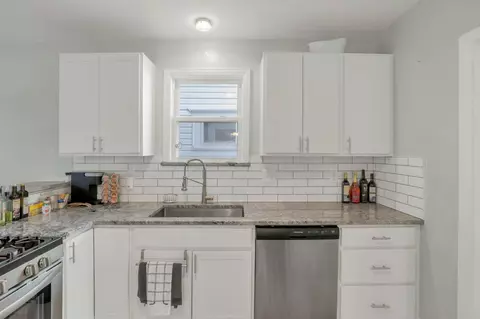 Kitchen - 221 E Markison Ave, Columbus, OH 43207 photo 4 of 7