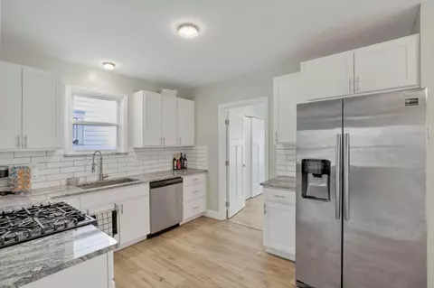 Kitchen - 221 E Markison Ave, Columbus, OH 43207 photo 1 of 7