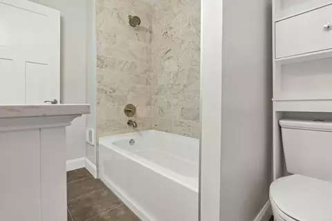 Bath - 221 E Markison Ave, Columbus, OH 43207 photo 5 of 7