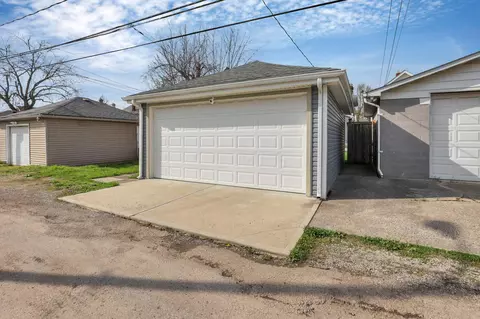 Exterior - 221 E Markison Ave, Columbus, OH 43207 photo 6 of 6
