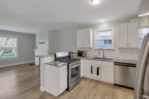 Kitchen - 221 E Markison Ave, Columbus, OH 43207 photo 3 of 7