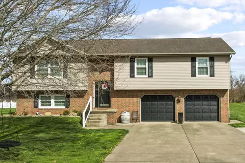 12900 Hunters Trl, Dresden, OH 43821