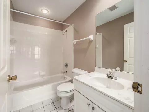 Bath - 5494 Aubrey Loop #1, Dublin, OH 43016 photo 4 of 5