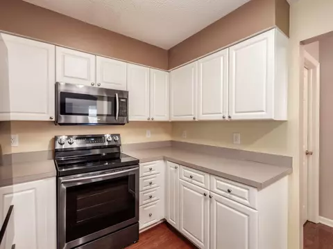 Kitchen - 5494 Aubrey Loop #1, Dublin, OH 43016 photo 3 of 3