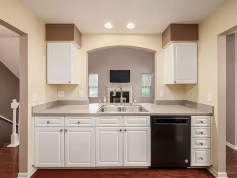 Kitchen - 5494 Aubrey Loop #1, Dublin, OH 43016 photo 2 of 3