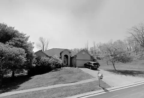 1391 Embrey Ct, Heath, OH 43056