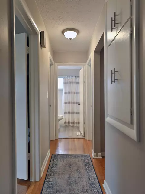 Entry Way - 276 E Stafford Ave, Worthington, OH 43085 photo 1 of 2