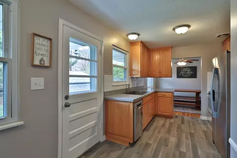 Kitchen - 276 E Stafford Ave, Worthington, OH 43085 photo 4 of 6