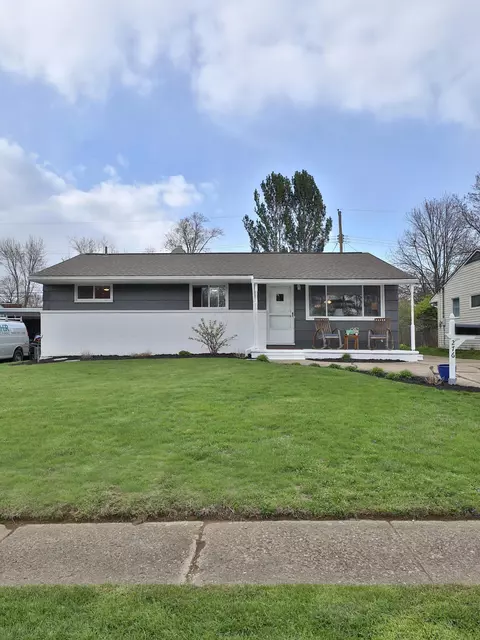 Exterior - 276 E Stafford Ave, Worthington, OH 43085 photo 3 of 8