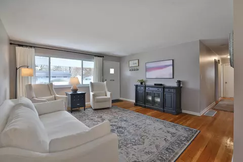 Living - 276 E Stafford Ave, Worthington, OH 43085 photo 2 of 8