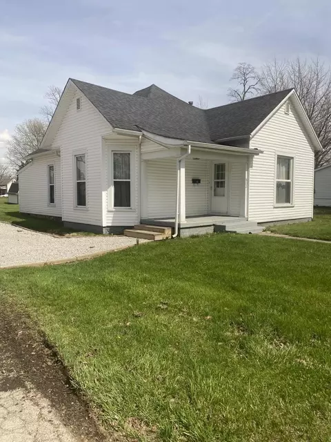 802 S North St, Washington Court House, OH 43160