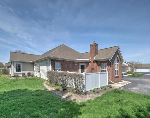 606 Hampton Woods Dr, Marion, OH 43302