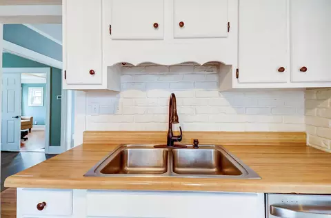 Kitchen - 433 Forest St, Marion, OH 43302 photo 5 of 5