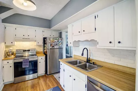 Kitchen - 433 Forest St, Marion, OH 43302 photo 1 of 5