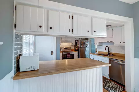Kitchen - 433 Forest St, Marion, OH 43302 photo 2 of 5