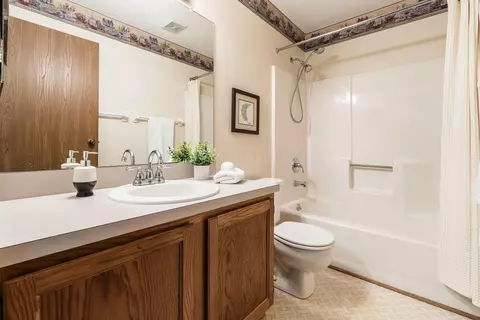 Bath - 240 Edwards Rd, Johnstown, OH 43031 photo 3 of 3