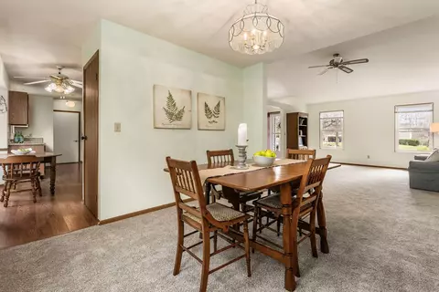 Dining - 240 Edwards Rd, Johnstown, OH 43031 photo 3 of 4