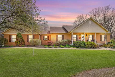 4952 Greengate Dr, Groveport, OH 43125