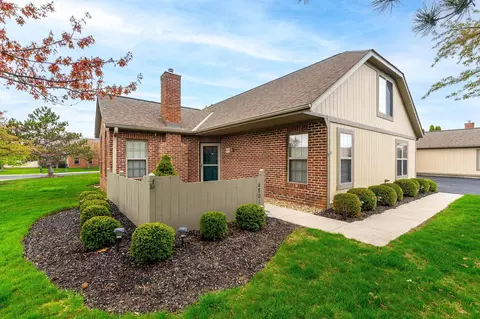 6801 Chateau Chase Dr, Columbus, OH 43235