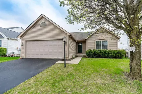8069 Willow Brook Crossing Dr, Blacklick, OH 43004