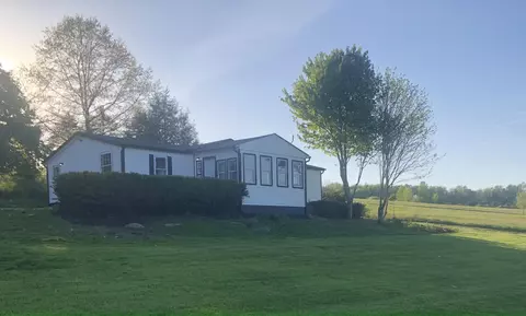 9161 Berry Rd NE, Kensington, OH 44427