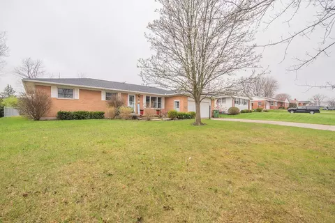 Exterior - 431 E Lyndhurst St, Sidney, OH 45365 photo 2 of 12