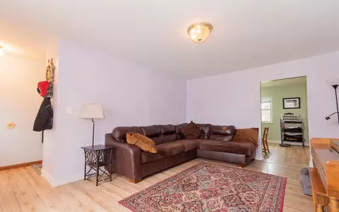 Living - 431 E Lyndhurst St, Sidney, OH 45365 photo 1 of 4