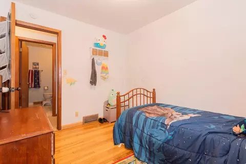 Bedroom - 431 E Lyndhurst St, Sidney, OH 45365 photo 5 of 9