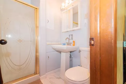 Bath - 431 E Lyndhurst St, Sidney, OH 45365 photo 2 of 2