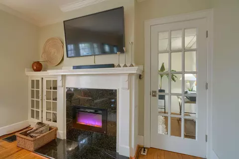 Living - 131 E Pacemont Rd, Columbus, OH 43202 photo 3 of 4